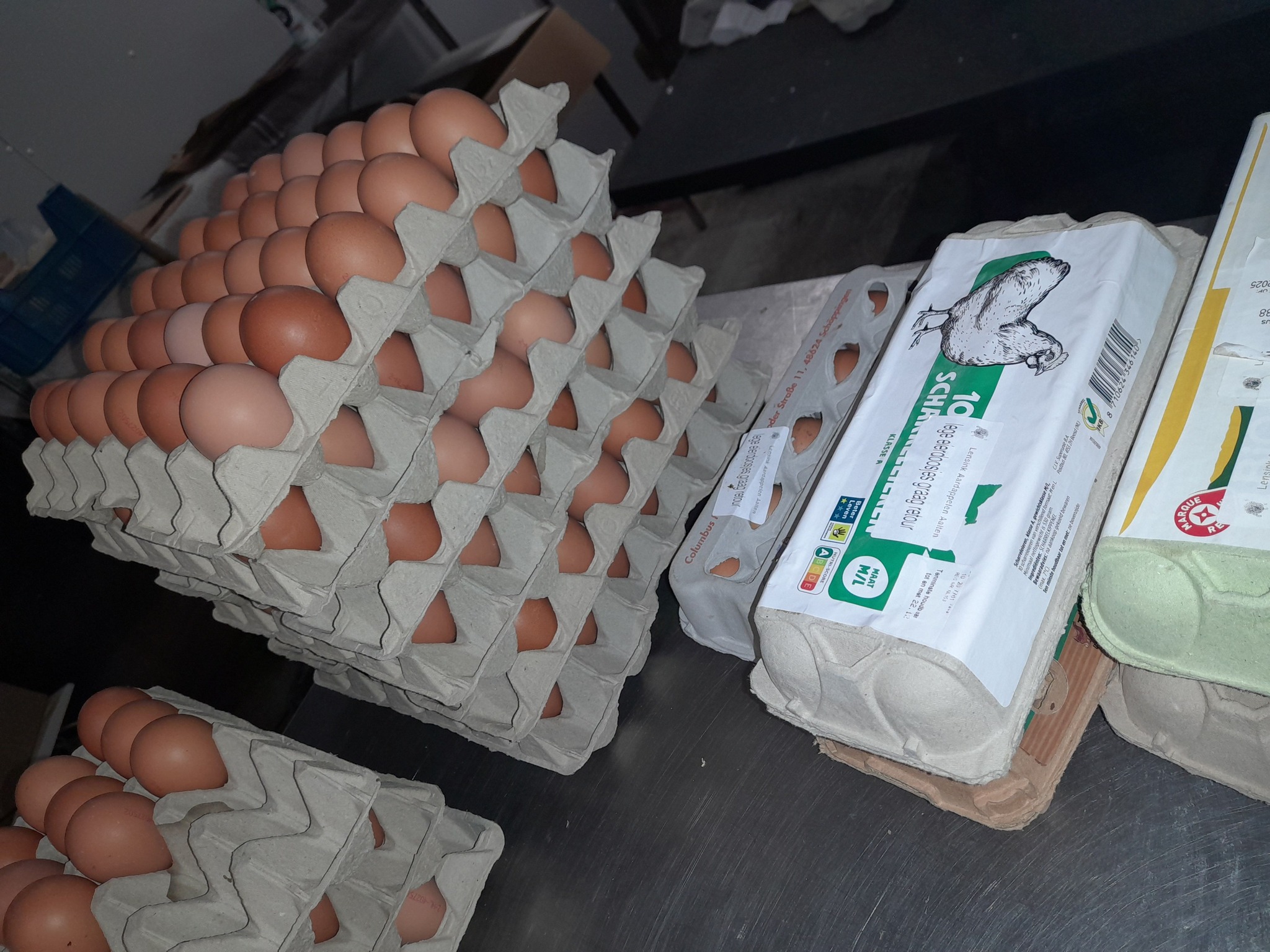 Volop eieren bij Boerderijwinkel Lensink Aardappelen Aalten/Lintelo voor Pasen.